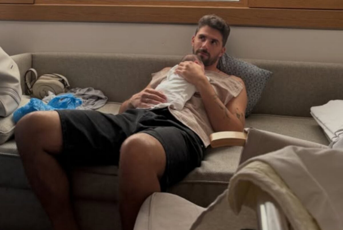 Στέφανος Καπίνο έγινε πατέρας, γέννησε η σύζυγός του Μιρκέτα Βιδάλη