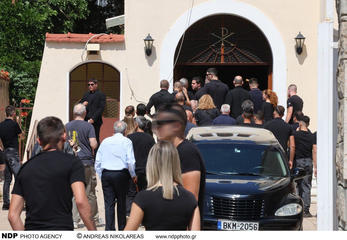 Λορέντζο Καριέρε: 40 μέρες από τον θάνατό του – Η ανάρτηση του Γιώργου Ελεύθερα (Φωτογραφία) 35 Λορέντζο Καριέρε: 40 μέρες από τον θάνατό του - Η συγκινητική ανάρτηση του Γιώργου Ελεύθερα (Φωτογραφία)