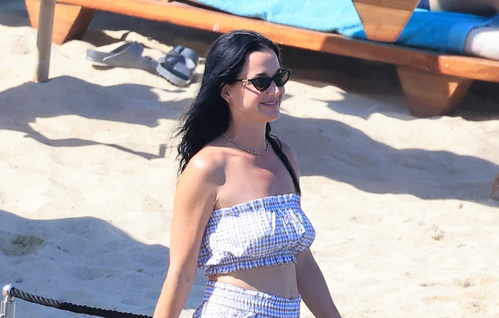 Από τη Μύκονο έως την Ύδρα: Οι celebrities που «ψήφισαν» Ελλάδα και αποθέωσαν το ελληνικό καλοκαίρι
