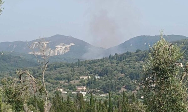 Φωτιά στην Κέρκυρα, στην περιοχή Άγιος Γεώργιος