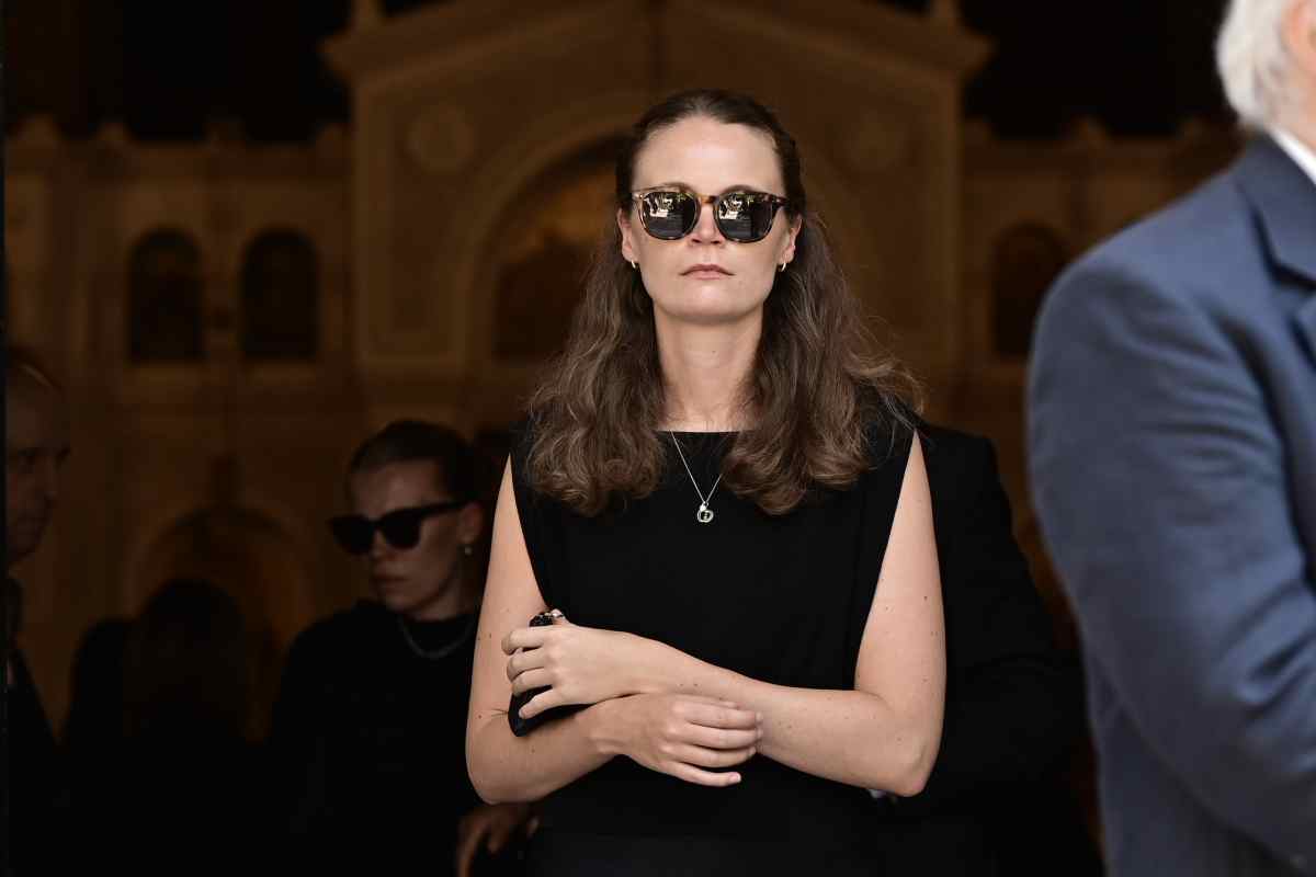 Στέφανος Μάνος: Κηδεία και τελευταίο «αντίο» με φωτογραφίες 20 Κηδεία Στέφανου Μάνου