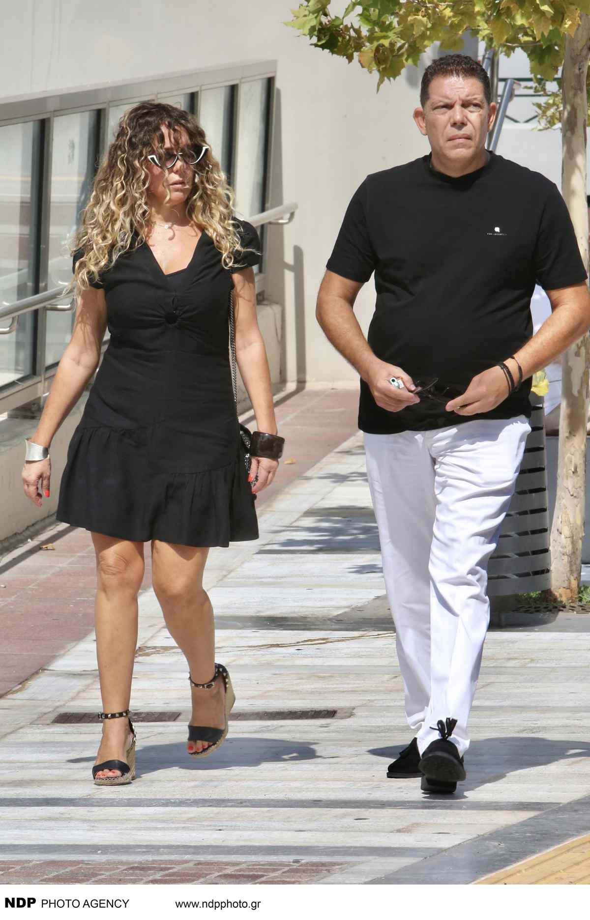Κηδεία Κόκοτα: Η αδελφή του, Μαριάννα, ντυμένη στα μαύρα στην κηδεία (Φωτογραφίες) 16 Γρηγόρης Μπιθικώτσης