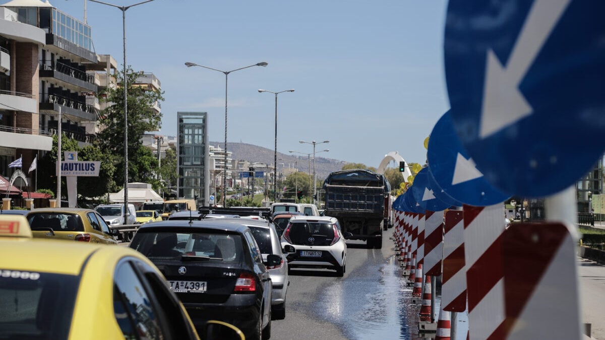 Κυκλοφοριακές ρυθμίσεις στη Λεωφόρο Ποσειδώνος την Τετάρτη και την Πέμπτη: Ποιες ώρες θα ισχύσουν 1 Κυκλοφοριακές ρυθμίσεις στη Λεωφόρο Ποσειδώνος την Τετάρτη και την Πέμπτη: Ποιες ώρες θα ισχύσουν