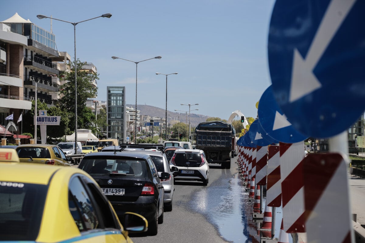 Κυκλοφοριακές ρυθμίσεις στη Λεωφόρο Ποσειδώνος την Τετάρτη και την Πέμπτη: Ποιες ώρες θα ισχύσουν