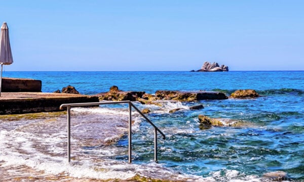 Καιρός Δεκαπενταύγουστος με ισχυρούς βοριάδες έως 8 μποφόρ – Από την Πέμπτη πέφτει η θερμοκρασία