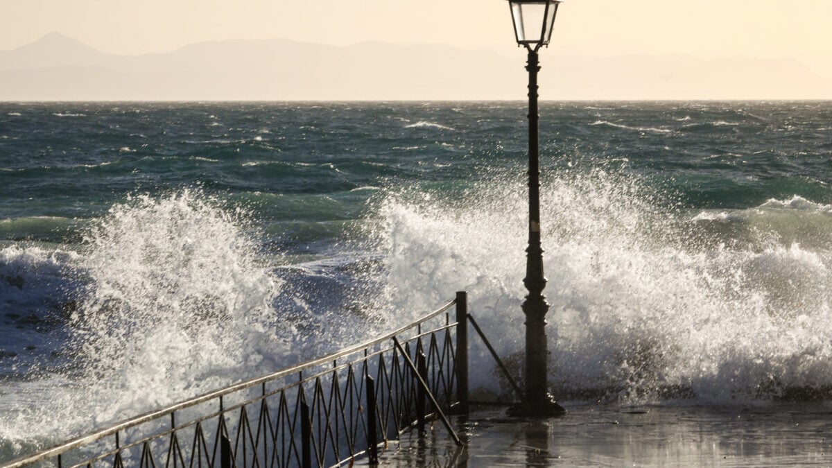 Καιρός τύπου «Hot Dry Windy» την Τρίτη με 38άρια και 7 μποφόρ – Οι 13 επικίνδυνες περιοχές για φωτιά 2 Καιρός τύπου «Hot Dry Windy» την Τρίτη με 38άρια και 7 μποφόρ – Οι 13 επικίνδυνες περιοχές για φωτιά