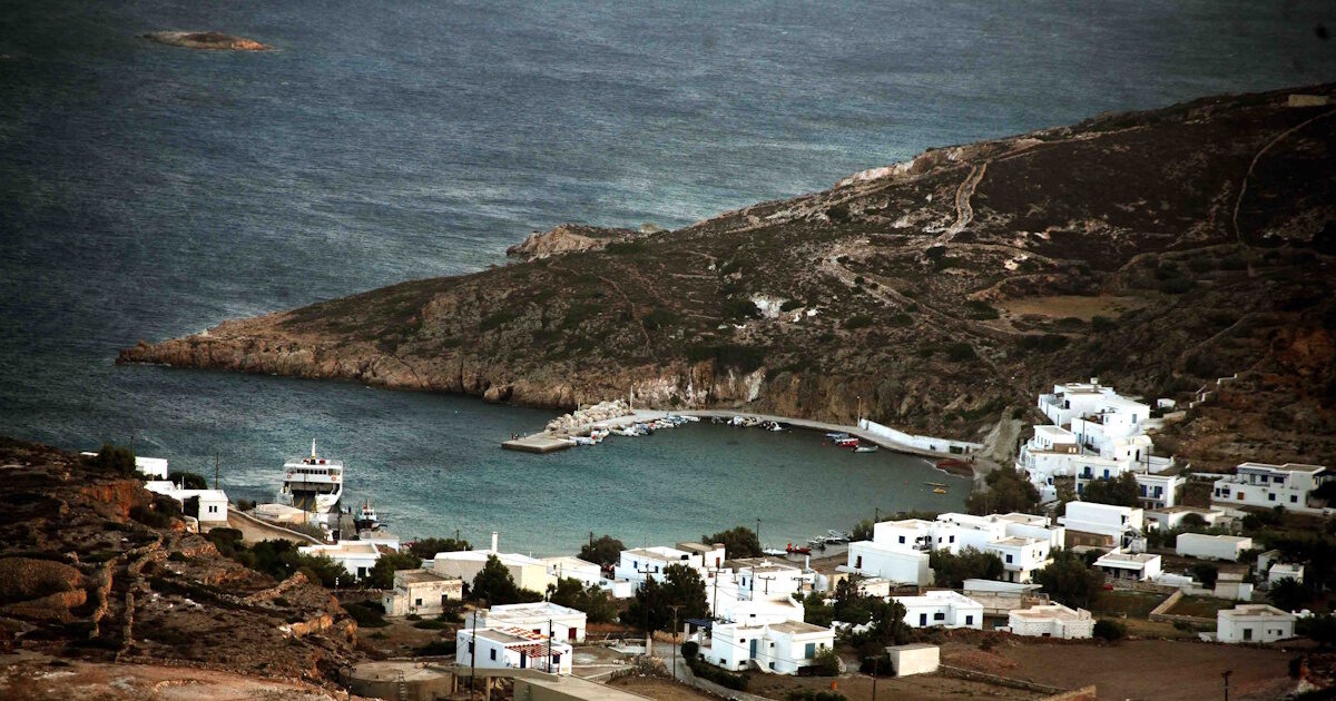Κίμωλος: Δήμαρχος περιγράφει ότι «το μπάνιο είναι εξωτερικό, εκτός κτιρίου» στο σπίτι της τραγωδίας, όπου είχε κάνει την ηλεκτρολογική πιστοποίηση 1 Κίμωλος: Δήμαρχος περιγράφει ότι «το μπάνιο είναι εξωτερικό, εκτός κτιρίου» στο σπίτι της τραγωδίας, όπου είχε κάνει την ηλεκτρολογική πιστοποίηση