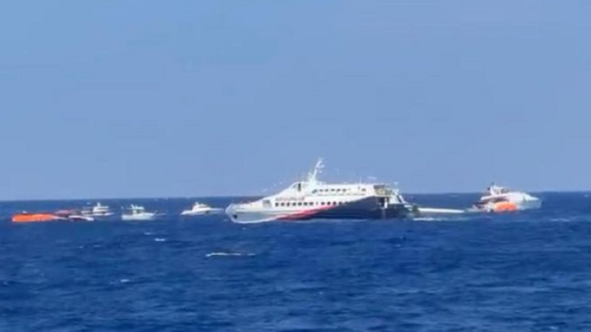 Μαρτυρία για την ανατροπή καταμαράν με 267 επιβαίνοντες στην κατεχόμενη Κερύνεια: «Λέγαμε στον καπετάνιο να γυρίσει πίσω, αλλά επέμενε να συνεχίσει» 4 Μαρτυρία για την ανατροπή καταμαράν με 267 επιβαίνοντες στην κατεχόμενη Κερύνεια: «Λέγαμε στον καπετάνιο να γυρίσει πίσω, αλλά επέμενε να συνεχίσει»