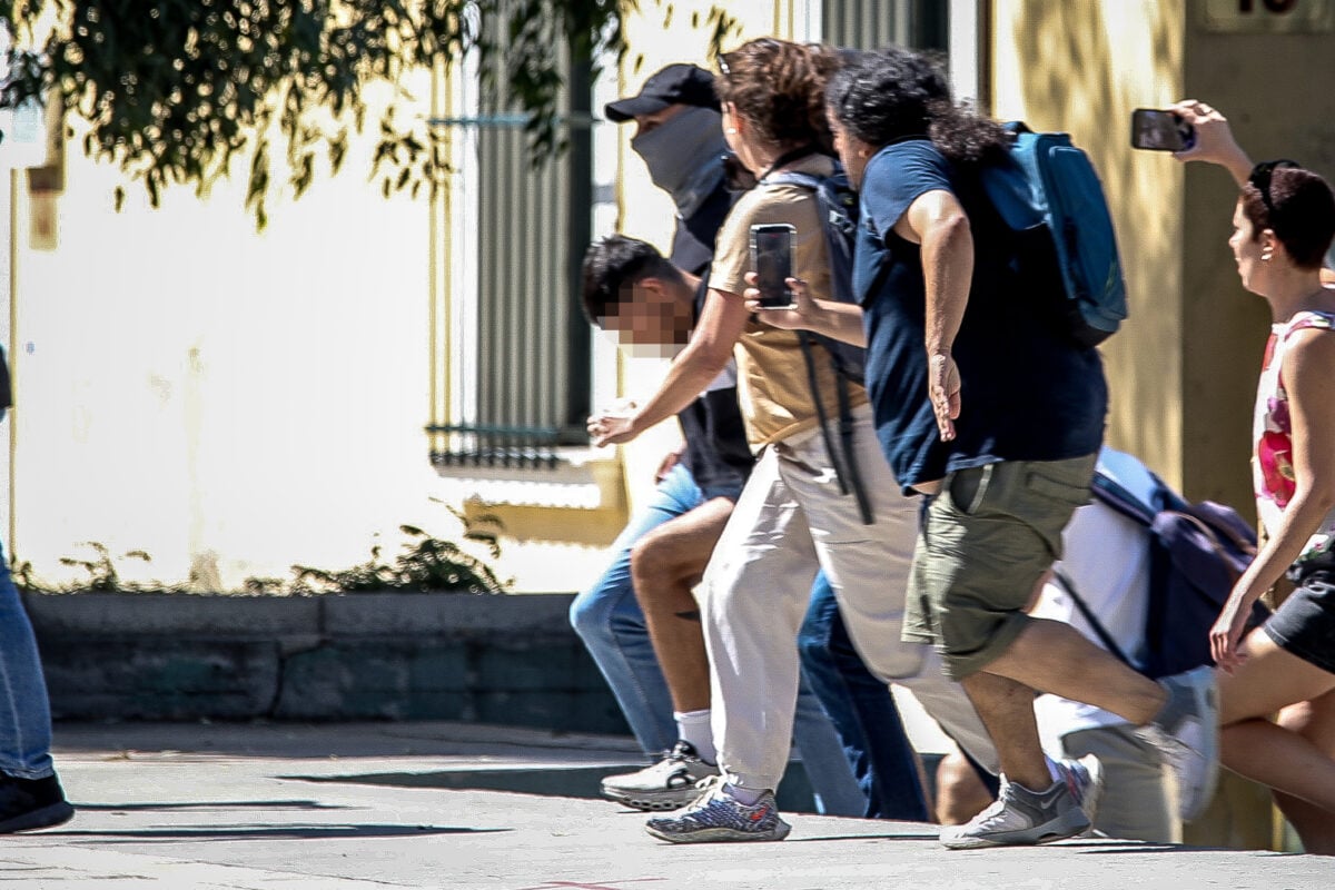 Κυψέλη: Στη φυλακή οδηγείται ο 26χρονος Αφγανός για τον θάνατο της Βρετανίδας – Τήρησε το δικαίωμα της σιωπής ενώπιον της ανακρίτριας