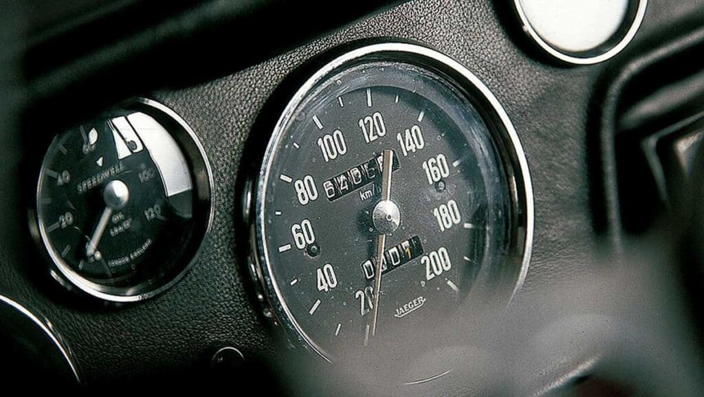 MINI: 25 χρόνια σερί με κεφαλαία 15 Κλασικό Mini