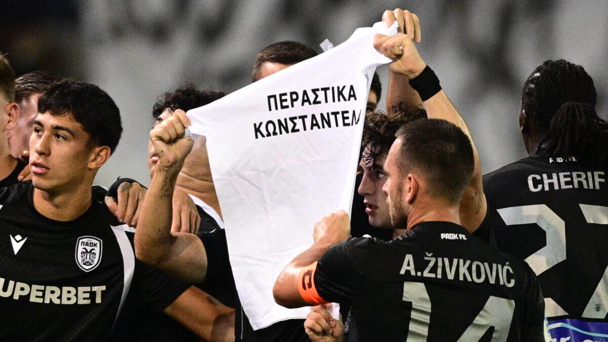 Οι παίκτες του ΠΑΟΚ αφιέρωσαν στον Γιάννη Κωνσταντέλια το γκολ του Δημήτρη Πέλκα στο Περιστέρι 2 Οι παίκτες του ΠΑΟΚ αφιέρωσαν στον Γιάννη Κωνσταντέλια το γκολ του Δημήτρη Πέλκα στο Περιστέρι