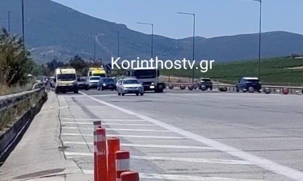 Καραμπόλα 4 οχημάτων στον αυτοκινητόδρομο Κορίνθου – Τριπόλεως: Στο νοσοκομείο 2 τραυματίες