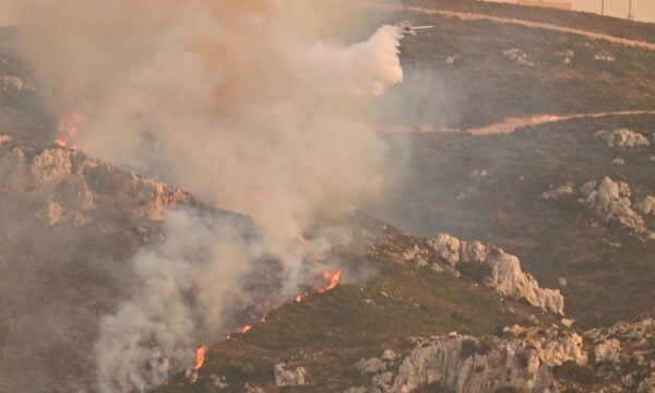 Φωτιά στην Κω, στην περιοχή Πυλί – Σηκώθηκαν εναέρια μέσα