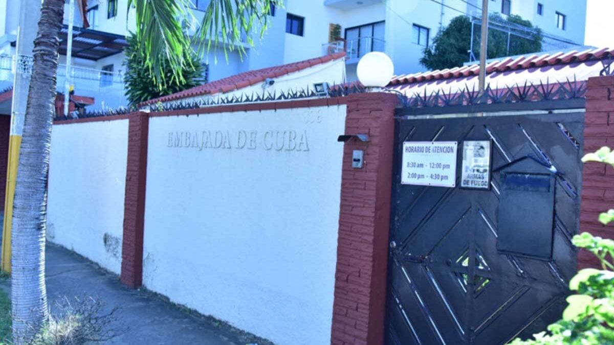 Δομινικανή Δημοκρατία: Ζήτησε την απέλαση 9 Κουβανών διπλωματών, προθεσμία 7 ημερών να εγκαταλείψουν τη χώρα 1 Δομινικανή Δημοκρατία: Ζήτησε την απέλαση 9 Κουβανών διπλωματών, προθεσμία 7 ημερών να εγκαταλείψουν τη χώρα