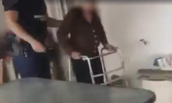 Φωτιά στον Κουβαρά: Βίντεο της αστυνομίας από εκκενώσεις κατοικιών