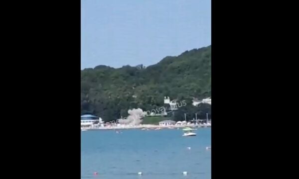 Drone κατέπεσε σε παραλία στο Κρασνοντάρ: Έξι νεκροί και 10 τραυματίες μετά από αναχαίτιση – ΒΙΝΤΕΟ