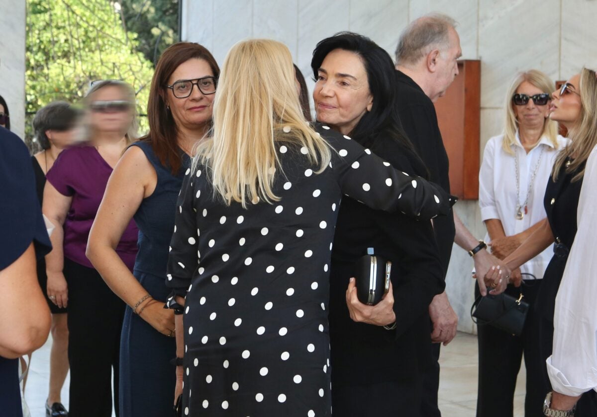 Λένα Σαμαρά: Μνημόσυνο για τον έναν χρόνο από τον θάνατο της κόρης του Αντώνη Σαμαρά 13 Λένα Σαμαρά: Μνημόσυνο για τον έναν χρόνο από τον θάνατο της κόρης του Αντώνη Σαμαρά