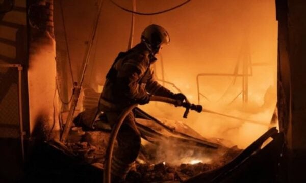Ουκρανία: Δύο τραυματίες από ρωσική πυραυλική επίθεση σε βιομηχανική εγκατάσταση στην Κριβί Ριχ