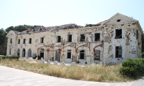 Τα εγκαταλελειμμένα ξενοδοχεία που κάποτε φιλοξενούσαν βασιλιάδες και σταρ