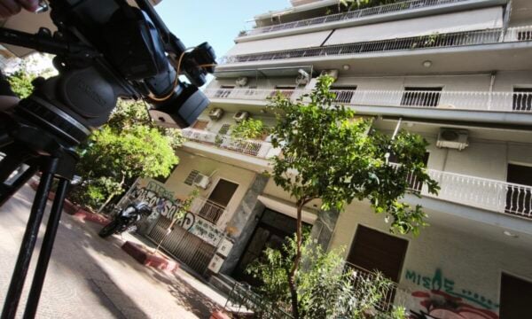 Κυψέλη: Ο ιδιοκτήτης του διαμερίσματος μιλά για τη φρίκη με το βρέφος στο βάζο – «Δεν είχα ιδέα τι γινόταν μέσα»