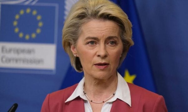Φον ντερ Λάιεν: Συλλυπητήριο μήνυμα για τη σύγκρουση πυροσβεστικών ελικοπτέρων με δύο νεκρούς