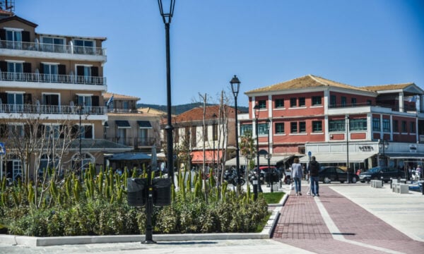 Έξι συλλήψεις για τη βόμβα στο σπίτι επιχειρηματία στη Λευκάδα – Η «σύνδεση» που ερευνά η Αστυνομία και ο ρόλος δύο φυλακισμένων που έδωσαν την εντολή