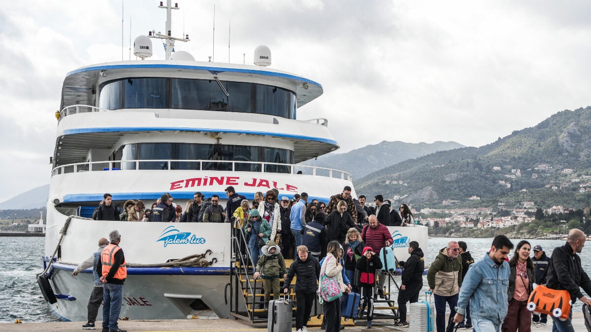 Οι Τούρκοι συρρέουν στα ελληνικά νησιά – Οι τιμές και η βίζα τους έκαναν να κοιτούν στο Αιγαίο 1 Οι Τούρκοι συρρέουν στα ελληνικά νησιά – Οι τιμές και η βίζα τους έκαναν να κοιτούν στο Αιγαίο
