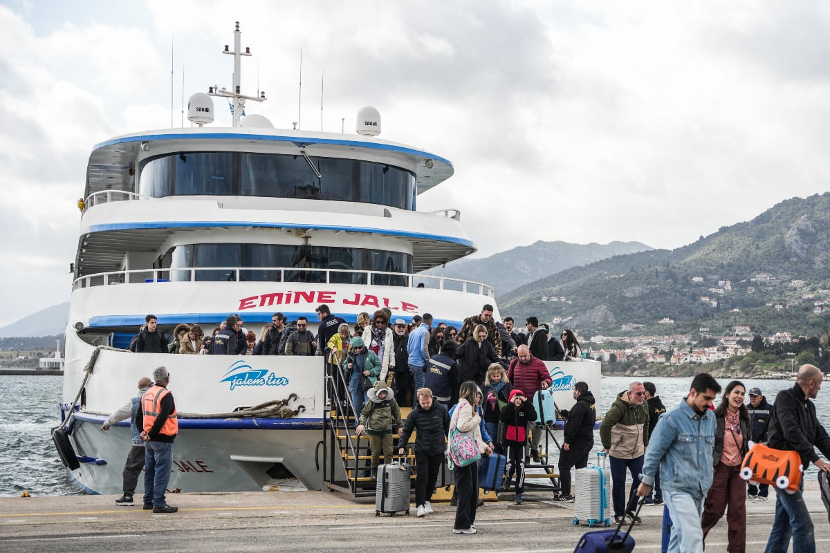 Οι Τούρκοι συρρέουν στα ελληνικά νησιά – Οι τιμές και η βίζα τους έκαναν να κοιτούν στο Αιγαίο