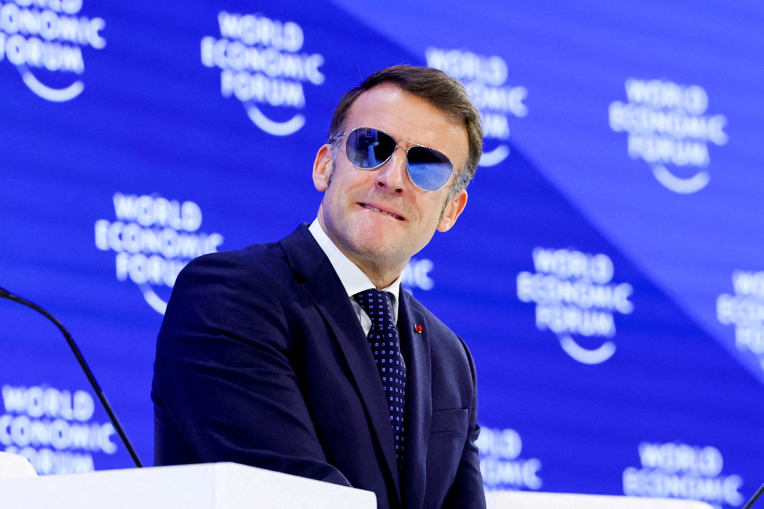 Politico: Οι καλοκαιρινές διακοπές των ηγετών της ΕΕ εν μέσω κρίσεων εξελίσσονται σε πολιτική παγίδα – Από τις κότες της Φον ντερ Λάιεν στη Θέουτα 20 Μακρόν