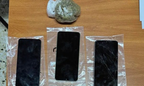 Ναρκωτικά και κινητά στα κελιά αποκάλυψε «ντου» της αστυνομίας στις φυλακές Άμφισσας και Μαλανδρίνου