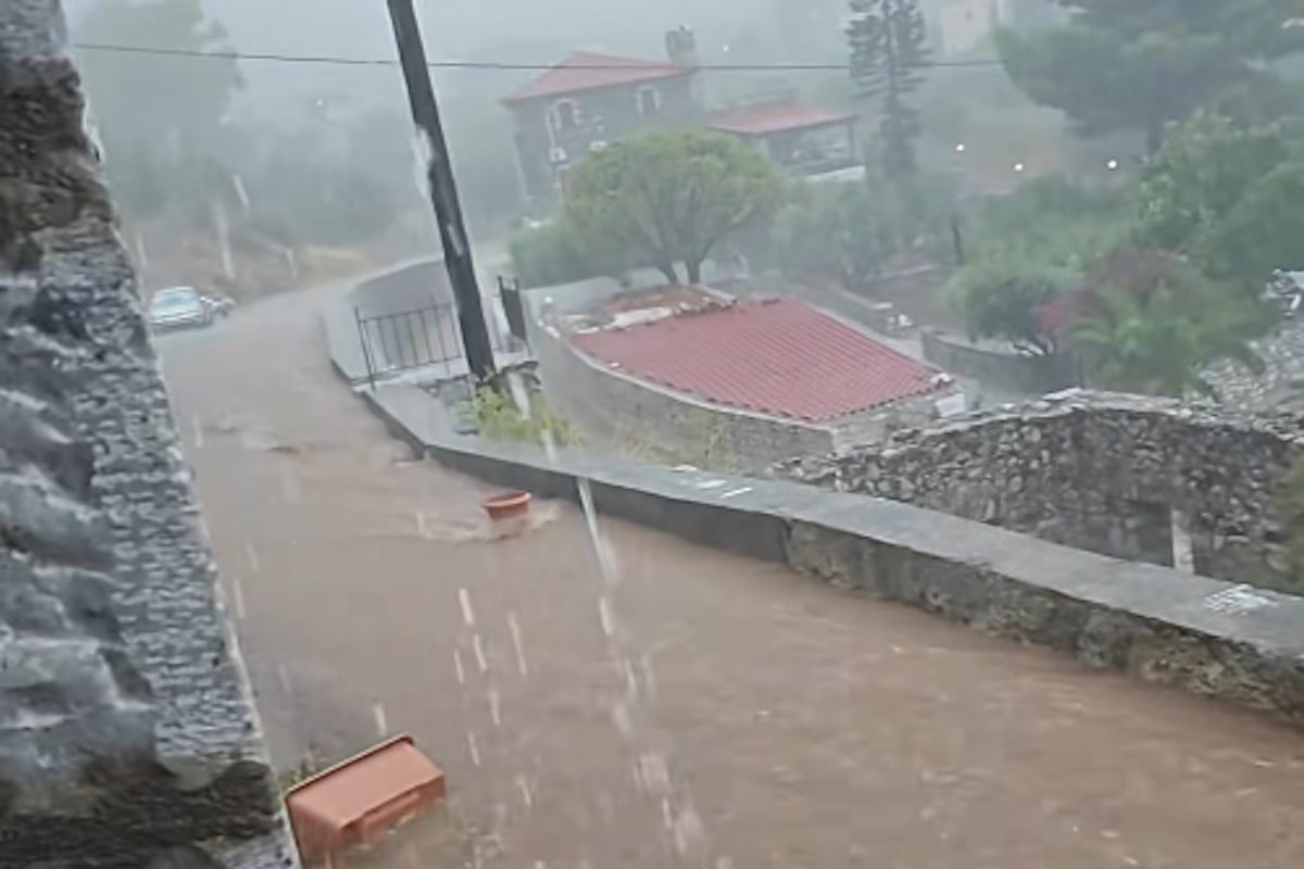 Κακοκαιρία στη Μάνη: Βίντεο από τους ορμητικούς χειμάρρους – Καταστροφές σε σπίτια, δρόμους και αυτοκίνητα
