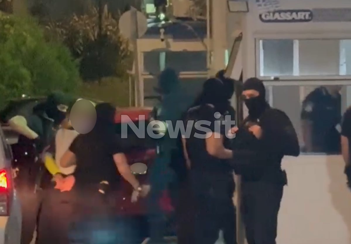 Marfin: Απολογείται σήμερα η 46χρονη που έφτασε από τη Βρετανία και τα στοιχεία που την εμπλέκουν 2 Marfin: Απολογείται σήμερα η 46χρονη που έφτασε από τη Βρετανία και τα στοιχεία που την εμπλέκουν