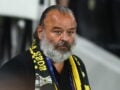 Ο Μάριος Ηλιόπουλος φίλησε την μπάλα του Champions League και τους ποδοσφαιριστές της ΑΕΚ πριν τον αγώνα με τη Λέφσκι