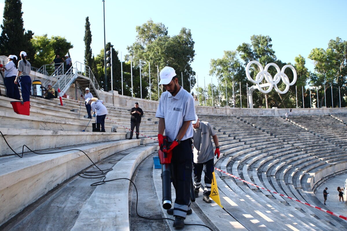 Παναθηναϊκό Στάδιο: Άρχισαν οι εργασίες καθαρισμού των μαρμάρων 11 Παναθηναϊκό Στάδιο: Άρχισαν οι εργασίες καθαρισμού των μαρμάρων