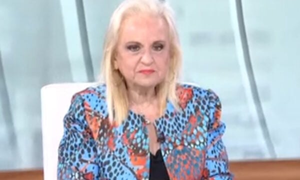 Ματίνα Παγώνη για πυρκαγιές: κλειστά παράθυρα και μάσκες υψηλής προστασίας
