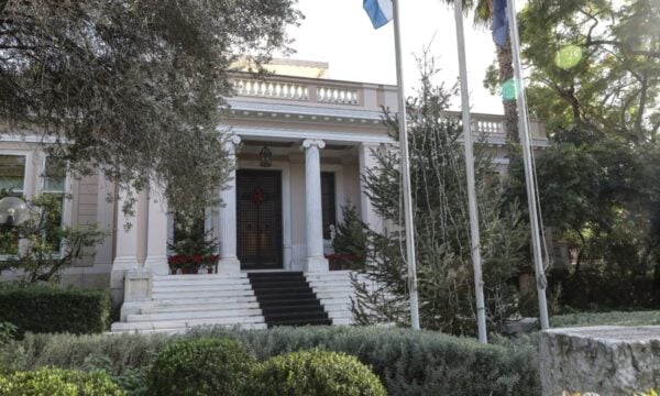 Σε εγρήγορση το Μέγαρο Μαξίμου: Στρατηγική απέναντι σε Ανδρουλάκη και Τσίπρα με αφετηρία τη ΔΕΘ – Με το βλέμμα και στις κινήσεις Σαμαρά