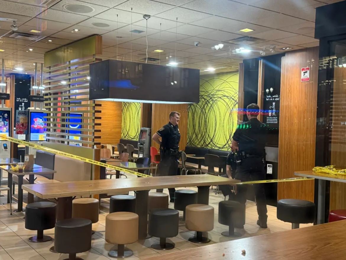 Τρόμος στη Νέα Υόρκη: 19χρονος τουρίστας μαχαιρώθηκε στο διαβόητο McDonald’s των φόνων 8 Τρόμος στη Νέα Υόρκη: 19χρονος τουρίστας μαχαιρώθηκε στο διαβόητο McDonald’s των φόνων