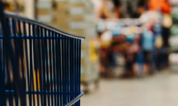 Μειώσεις μόνο στα επώνυμα προϊόντα – Πάνω από 40 εταιρείες με 500 προϊόντα στη συμφωνία για μείωση των τιμών