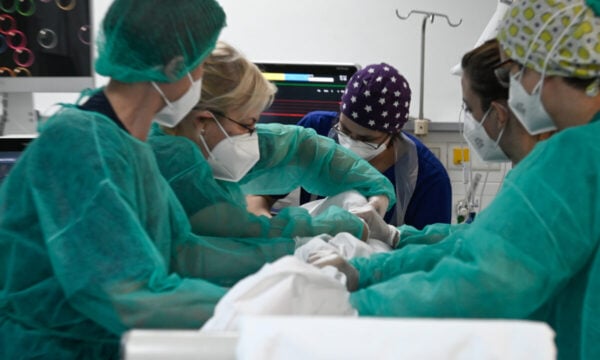 Ξάνθη: Κρίσιμες ώρες για νεαρή κοπέλα – Έπεσε από 4ο όροφο οικοδομής και νοσηλεύεται σε σοβαρή κατάσταση