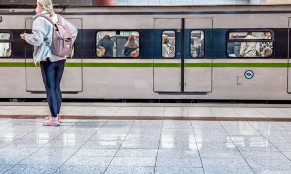 Δεκαπενταύγουστος: Πως θα κινηθούν μετρό, τραμ, λεωφορεία και τρόλεϊ – Πιο αραιά τα δρομολόγια