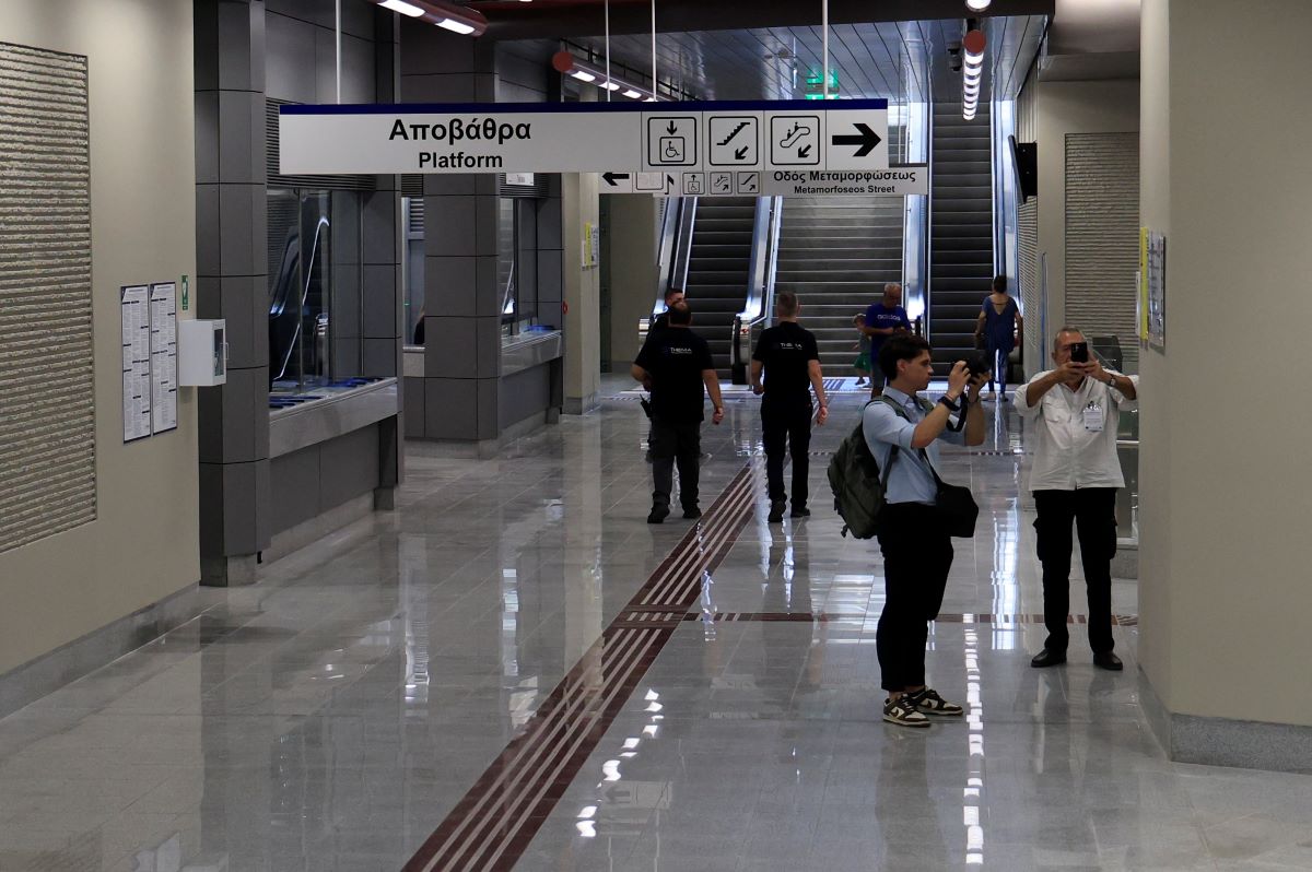 Μετρό Θεσσαλονίκης: Ξεκίνησαν τα δρομολόγια στους 5 νέους σταθμούς – Φωτογραφίες και βίντεο 11 Μετρό Θεσσαλονίκης: Ξεκίνησαν τα δρομολόγια στους 5 νέους σταθμούς – Φωτογραφίες και βίντεο