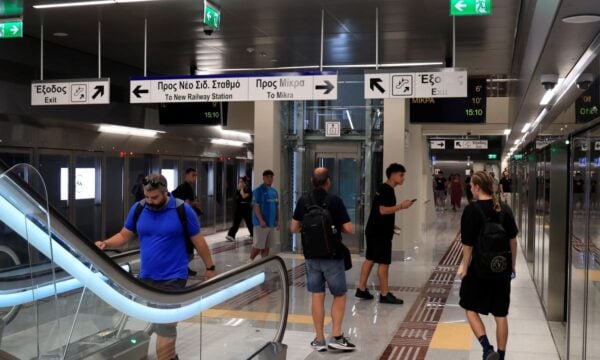 Μετρό Θεσσαλονίκης: Ξεκίνησαν τα δρομολόγια στους 5 νέους σταθμούς – Φωτογραφίες και βίντεο