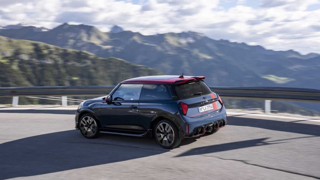 MINI JCW (2026): Φήμες για νέα αξεσουάρ, χωρίς μεγαλύτερη τελική ταχύτητα