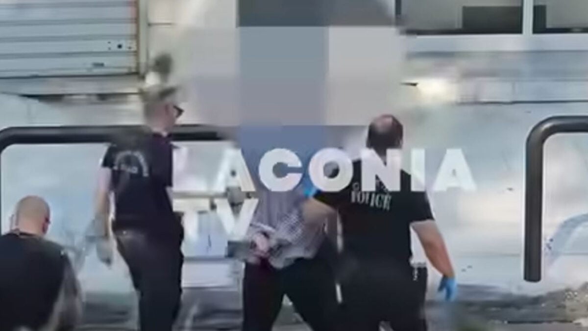 Ο 55χρονος ομολόγησε στον Μυστρά: Είχα για 2,5 χρόνια στον καταψύκτη τον νεκρό πατέρα μου για να παίρνω τη σύνταξή του 1 Ο 55χρονος ομολόγησε στον Μυστρά: Είχα για 2,5 χρόνια στον καταψύκτη τον νεκρό πατέρα μου για να παίρνω τη σύνταξή του