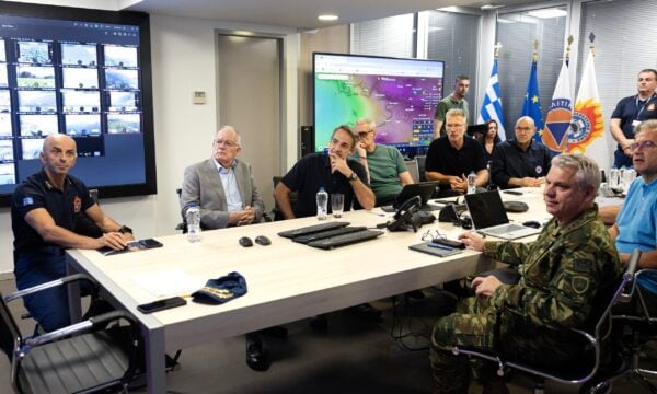 Κωνσταντίνος Τασούλας και Κυριάκος Μητσοτάκης στο Συντονιστικό της Πολιτικής Προστασίας – Ενημερώθηκαν για τα πύρινα μέτωπα