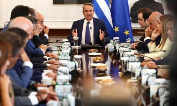 Μητσοτάκης στο Υπουργικό: Οδικός χάρτης έως το 2030 στη ΔΕΘ – Η καθημερινότητα και τα «χαμπέρια» στην Τουρκία