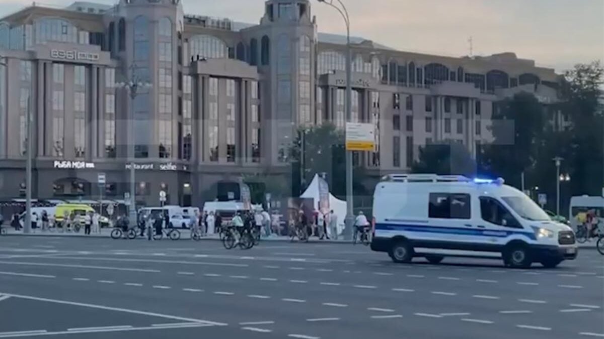 Μόσχα: Τρεις νεκροί και 15 τραυματίες από έκρηξη στο κέντρο της πόλης 1 Μόσχα: Τρεις νεκροί και 15 τραυματίες από έκρηξη στο κέντρο της πόλης