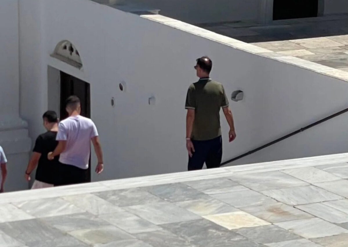 Γιώργος Μπαρτζώκας πήγε να προσκυνήσει την Παναγία της Τήνου 8 Γιώργος Μπαρτζώκας πήγε να προσκυνήσει την Παναγία της Τήνου