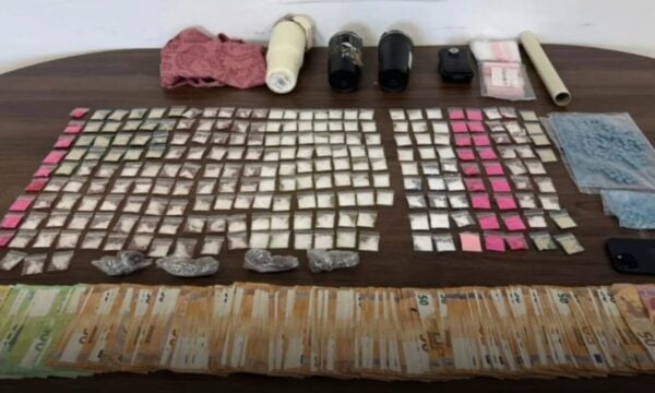 Μύκονος: Σκοπιανός drug dealer προμήθευε με σκληρά ναρκωτικά το νησί – Το modus operandi και η κινηματογραφική καταδίωξη