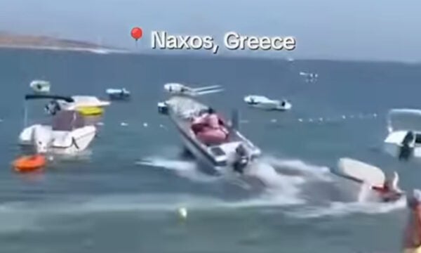 Νάξος: Χειριστής σκάφους έχασε τον έλεγχο και προσέκρουσε σε βάρκες στη θάλασσα, βίντεο